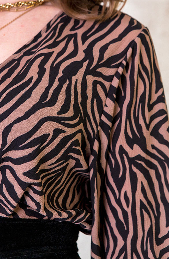 Jurk-Met-Zebraprint-Zwart-Camel-1