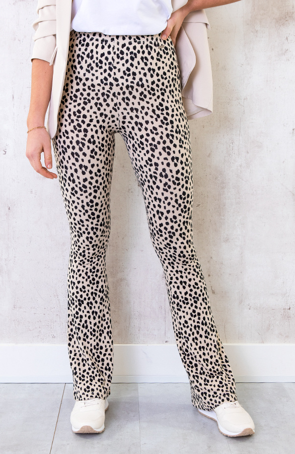 Flared-Broek-Panterprint-Creme-2