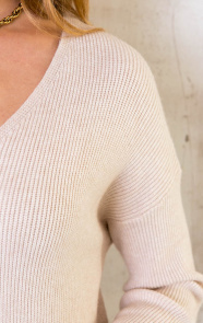 Gebreide-Jurk-Met-V-hals-Beige-2