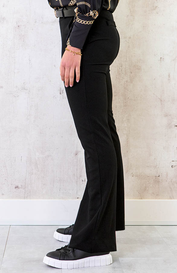 Flared-Broek-Zwart-1-1