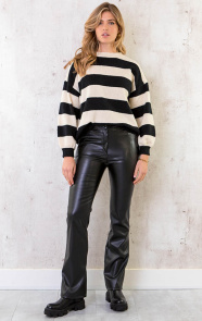 Leather-Flared-Pants-Zwart-2