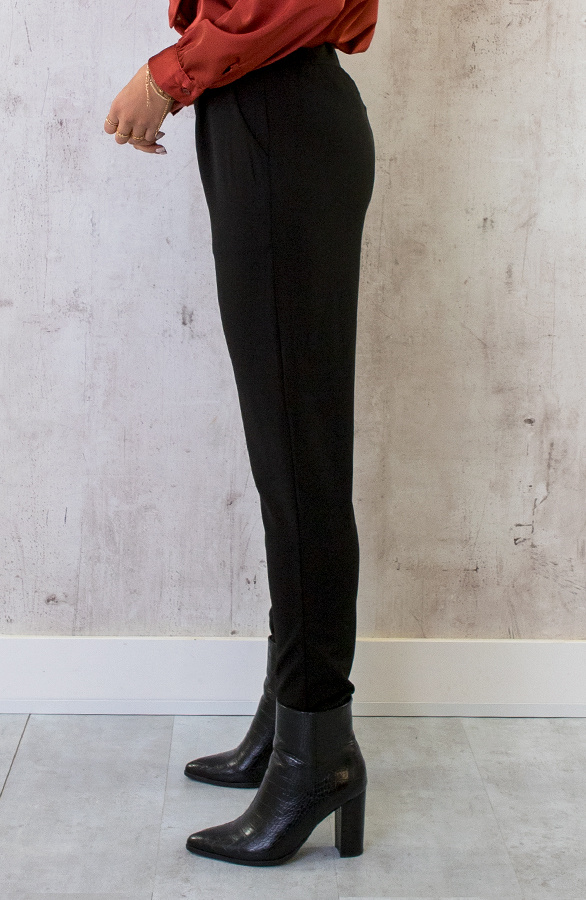 High-Waist-Pantalon-Zwart-4