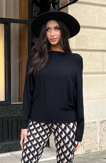 Schwarzer Oversize-Pullover