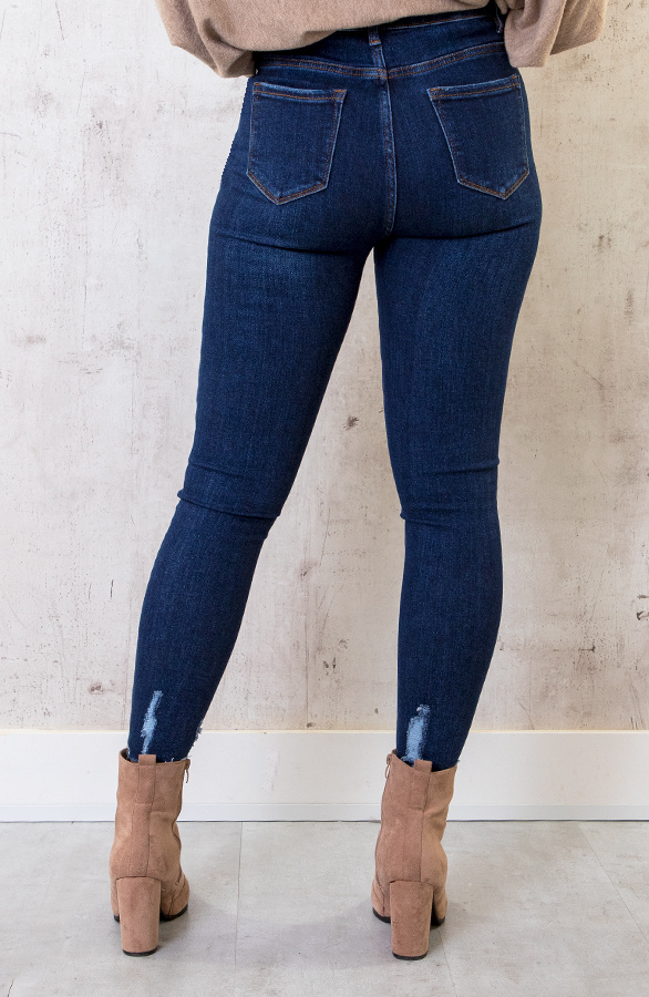 Skinny-High-Waisted-Jeans-2