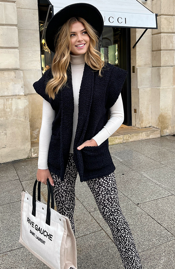 Teddy-Gilet-Met-Schouderdetail-Zwart-5