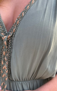 Oversized-Jurk-Gouden-Detail-Army-7