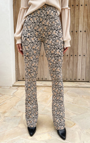 Flared-Broek-Bloemen-Dark-Beige-close1
