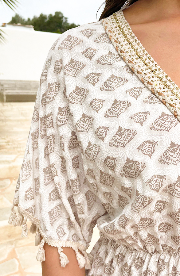 Oversized-Jurk-Gouden-Detail-Print-Beige