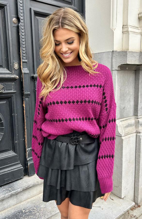 Oversized-Stipjes-Trui-Magenta-2-1
