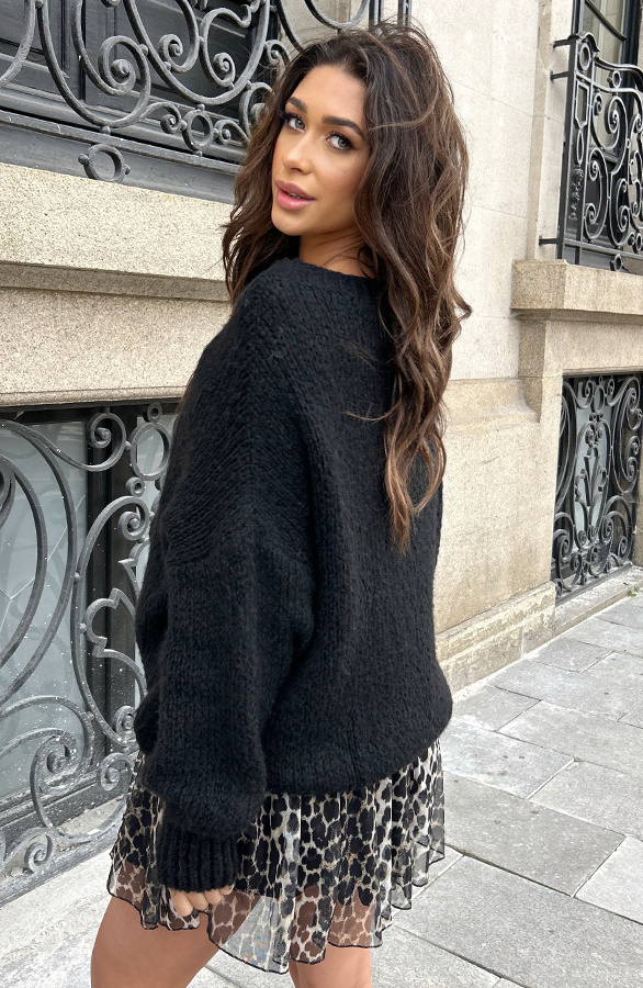 Soft-Oversized-Trui-Zwart-17