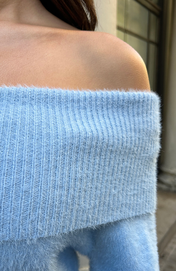 Off-Shoulder-Trui-Baby-Blue-9