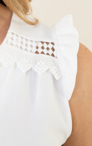 Ruffle-V-Hals-Top-Sevilla-Ecru-05