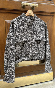 Leopard-Bomber-Zwart-1-4