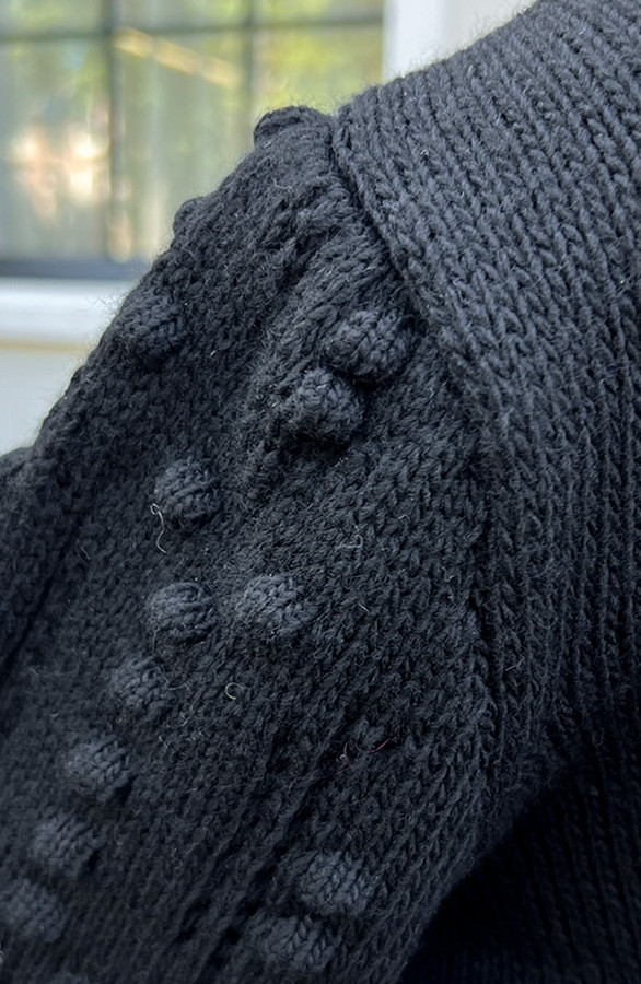 Detailed-Sleeve-Trui-Zwart-14