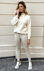 Luxury-Soft-Trui-Wijde-Mouw-Ecru-1