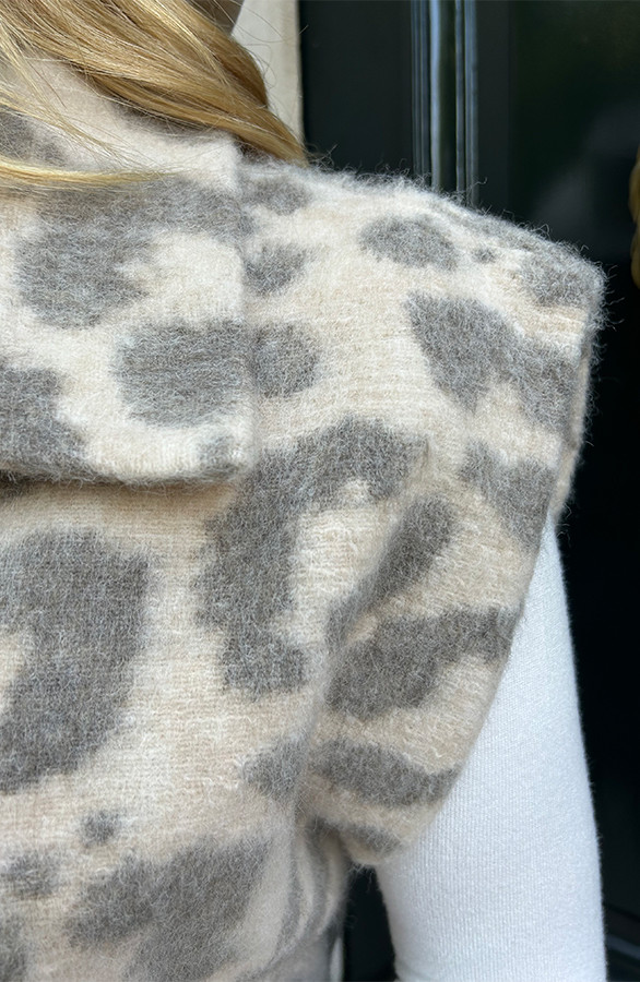 Oversized-Woven-Gilet-Leopard-Beige-7406