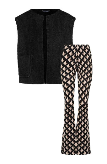 Must-have-Angebot: Weste mit Teddy-Tasche + ausgestellte Hose