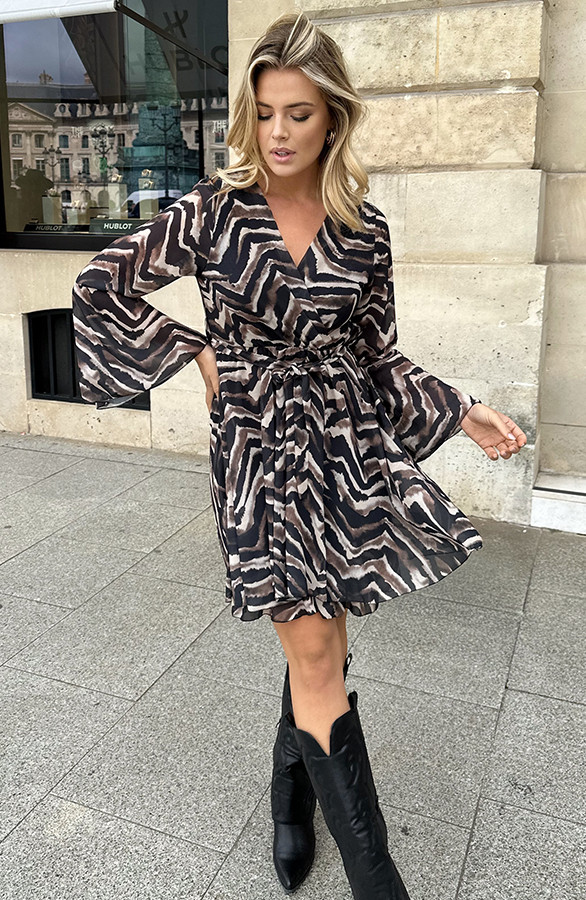Stripe-Jurk-Wijde-Mouw-Zebra-Black-2