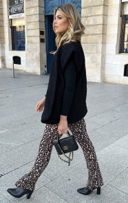 Teddy-Gilet-Met-Schouderdetail-Zwart23-1
