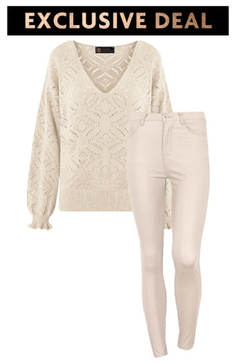 Exklusives Angebot: Gehäkelter Pullover + beschichtete Jeans, hellbeige