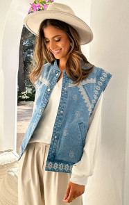 Embroidery-Denim-Gilet-Schouderdetail-4