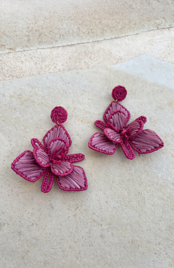 Handgefertigte Ohrringe aus Bast mit Blumenmotiv, Rosa