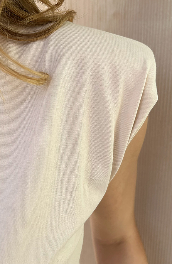 Top-Met-Schoudervulling-Light-Beige