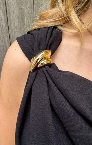 A-Symmetric-Top-Detail-Zwart-44