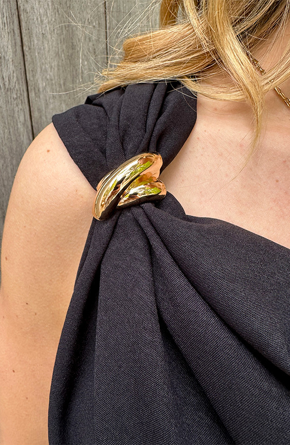 A-Symmetric-Top-Detail-Zwart-44