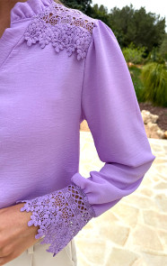 Blouse-Met-Kanten-Schouderdetail-Lila
