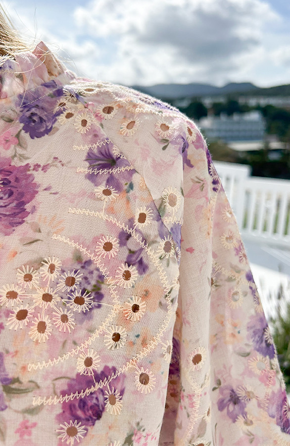 Romantic-Embroidery-Flower-Print-Blouse-Lila-55-3
