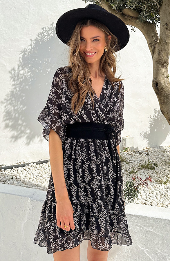 Ruffle-Laagjes-Jurk-Lulu-Print-Zwart-2