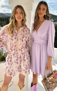 V-hals-Jurk-Strik-Detail-Lila1111