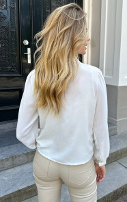 Gouden-Detail-Knoop-Blouse-Ecru-2