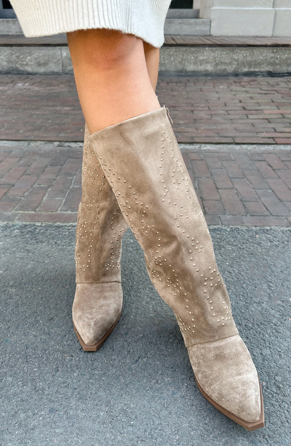 Hoge-Boots-Met-Gouden-Studs-Taupe-2