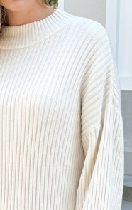 Oversized-Knitted-Sweater-Dress-Beige-close