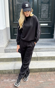 Oversized-Trui-Met-Bies-Zwart