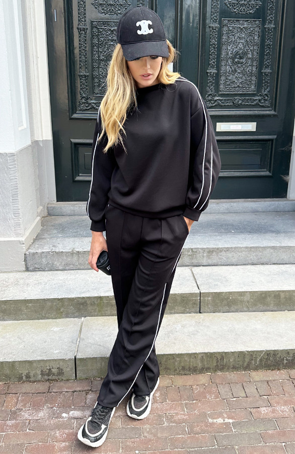 Oversized-Trui-Met-Bies-Zwart