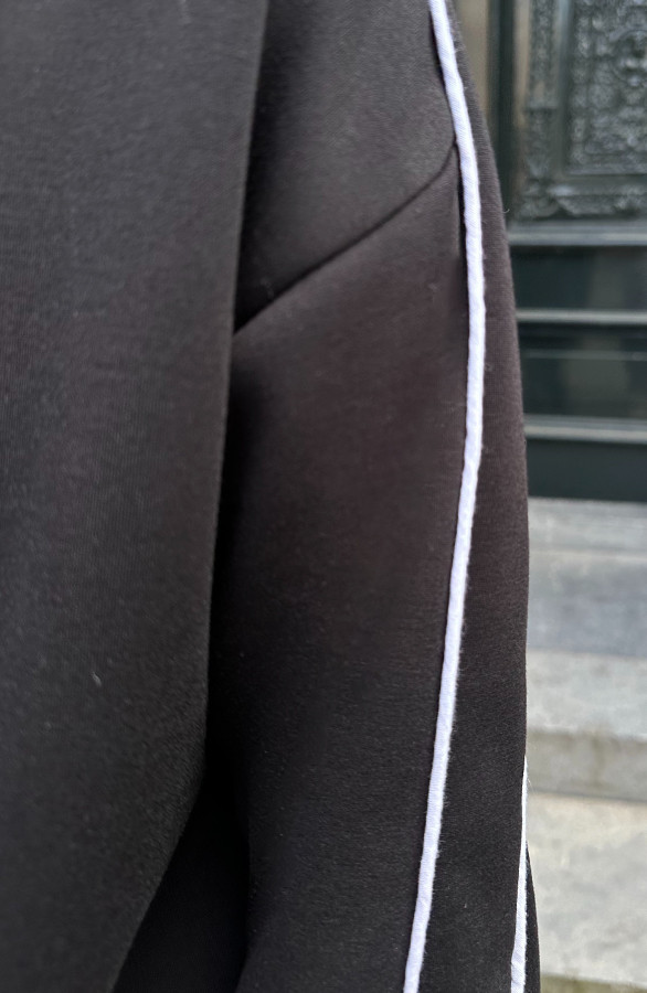 Oversized-Trui-Met-Bies-Zwart-7