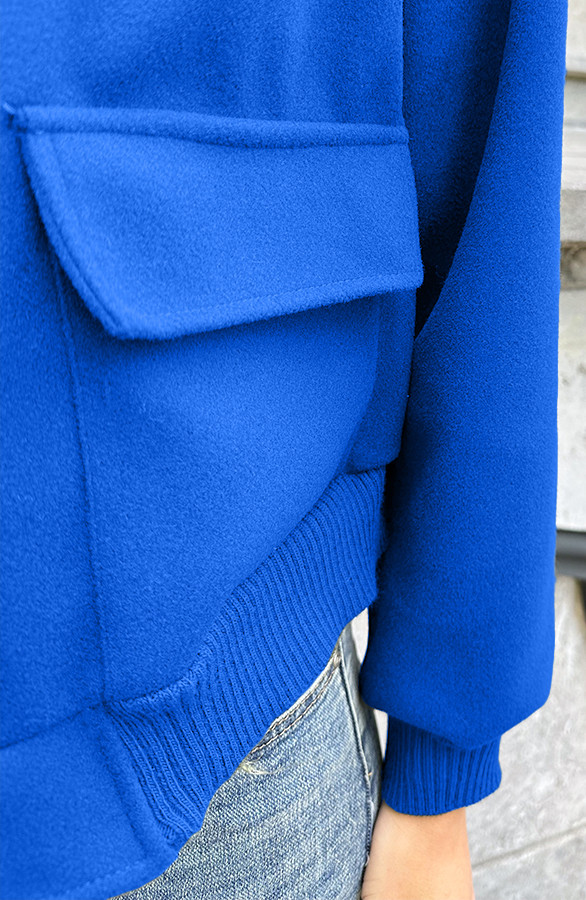 Soft-Bomberjacket-Kobalt-close