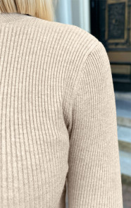 Ultra-Soft-Jurk-Met-Col-Dark-Beige-close