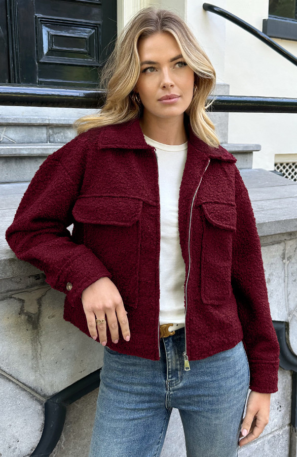 Boucle-Jacket-Met-Rits-Burgundy-2