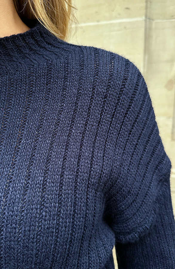 Knitted-Long-Sleeve-Trui-Wijde-Mouw-Marine-2