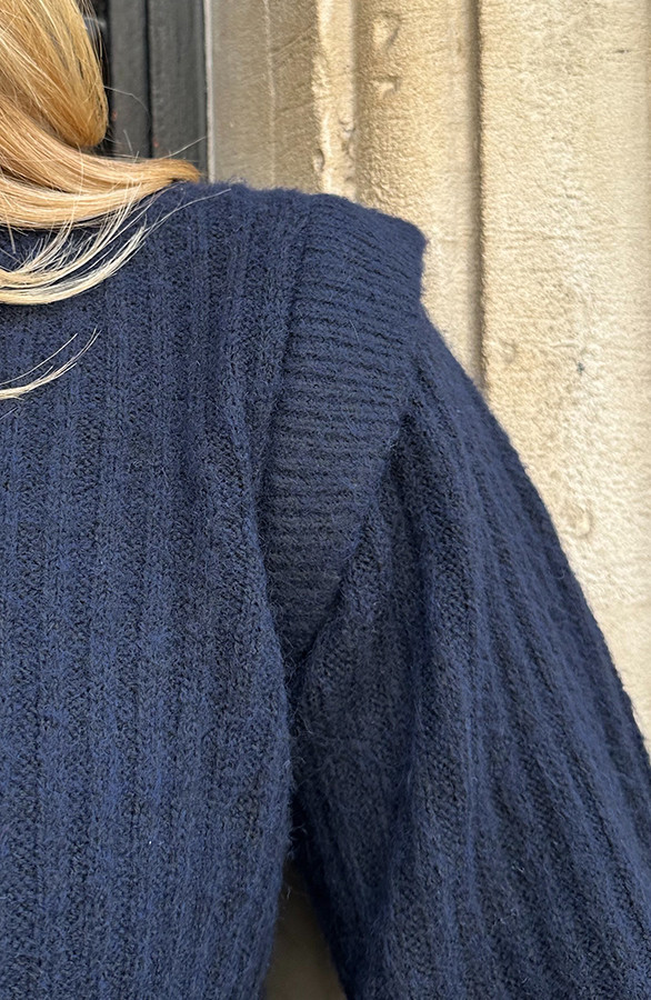 Knitted-Shoulder-Detail-Trui-Marine-7