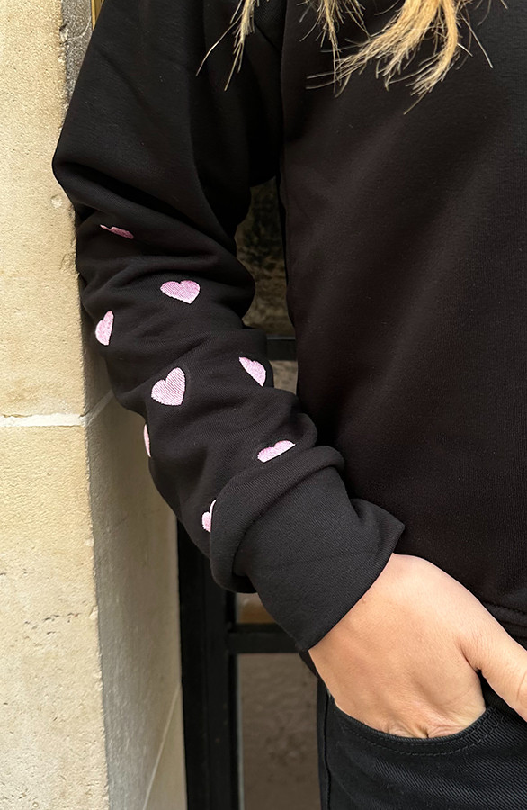 Oversized-Heart-Sweater-Zwart-2