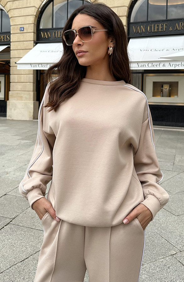 Oversized-Trui-Met-Bies-Beige-4