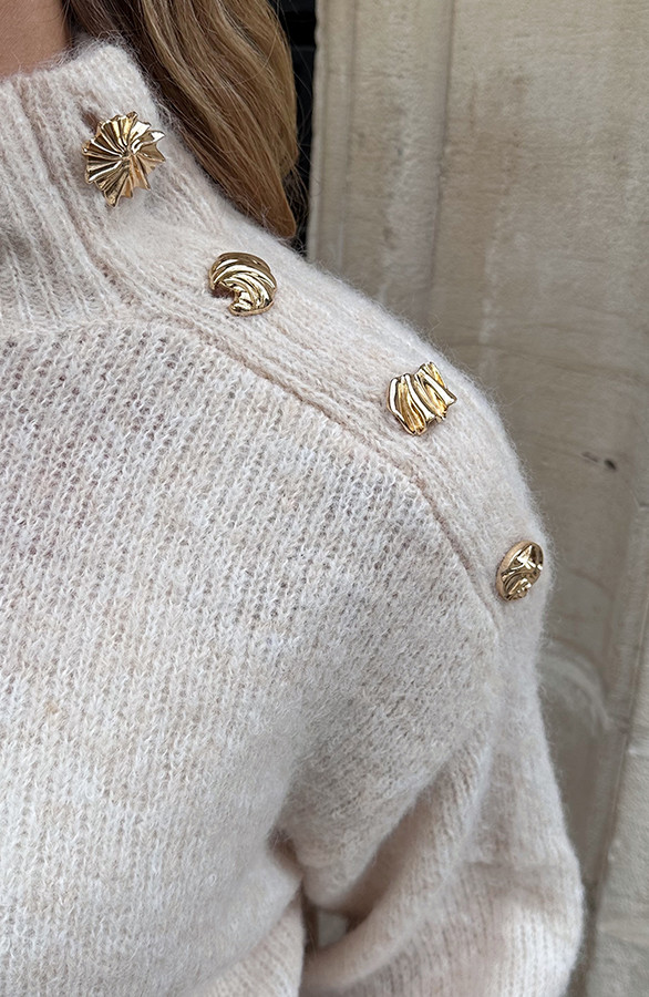 Wollen-Sweater-Met-Knopen-Beige-10