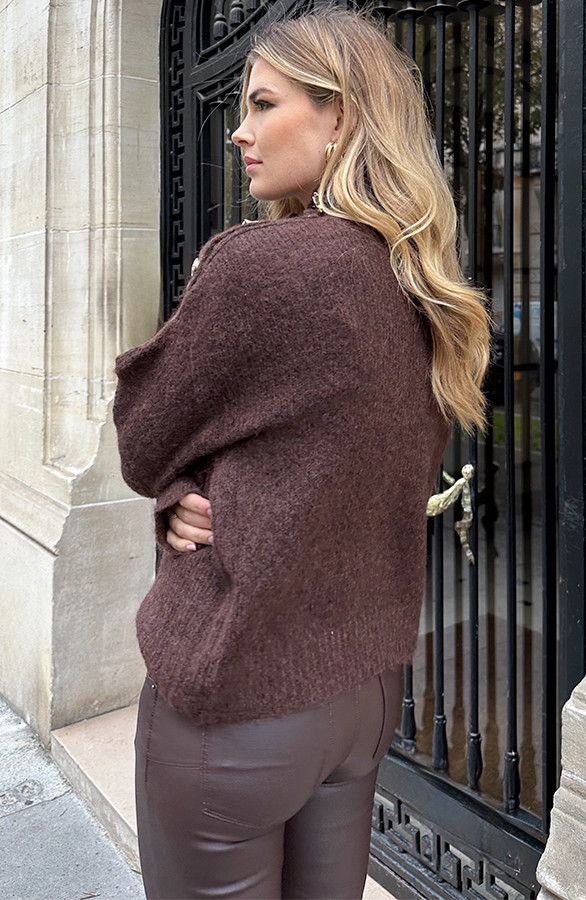 Wollen-Sweater-Met-Knopen-Choco-3