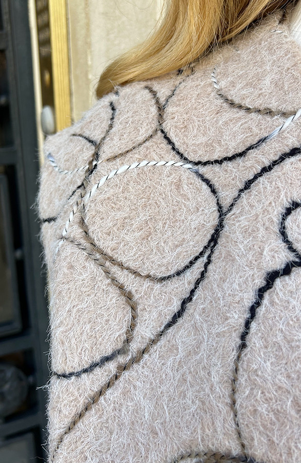 Woven-Art-Gilet-Beige-4