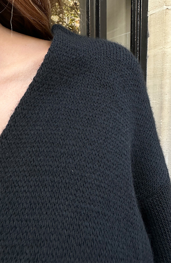 Wrap-Knitted-Vest-Zwart